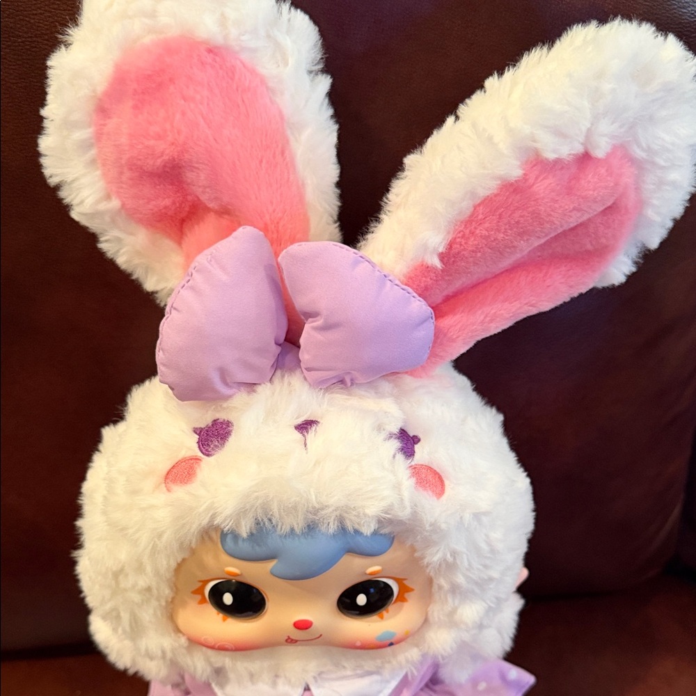 400% Samuel White Rabbit - Picture 3 of 6